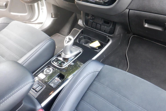 Mitsubishi Outlander - Afbeelding 16 van 23