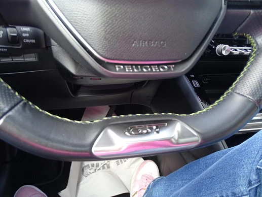 Peugeot e-208 - Afbeelding 12 van 28