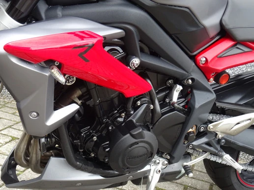 Triumph Street Triple - Afbeelding 16 van 17