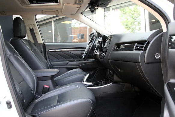 Mitsubishi Outlander - Afbeelding 13 van 30