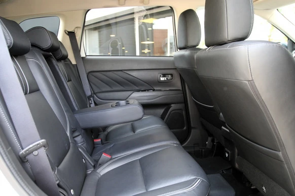 Mitsubishi Outlander - Afbeelding 14 van 30