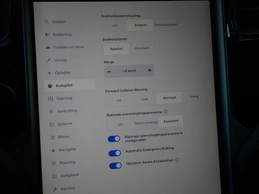 Tesla Model X - Afbeelding 26 van 30