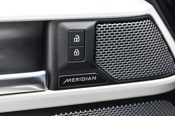 Land Rover Defender - Afbeelding 25 van 30