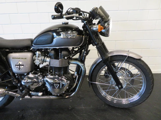 Triumph Bonneville - Afbeelding 9 van 13