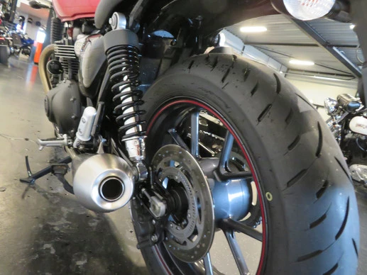 Triumph Street Twin - Afbeelding 12 van 13