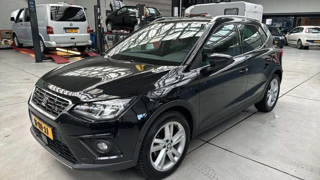SEAT Arona - Afbeelding 1 van 4