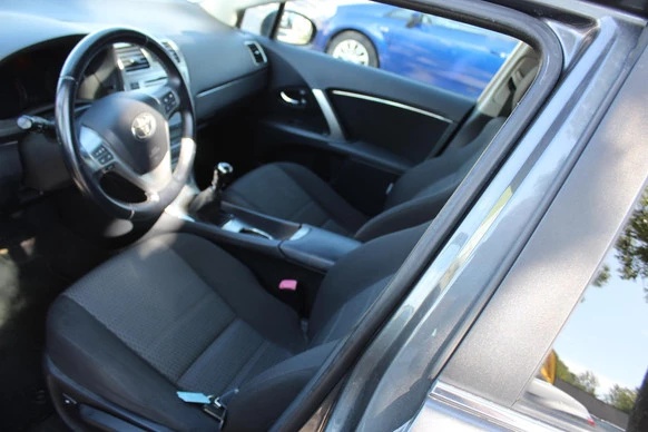 Toyota Avensis - Afbeelding 21 van 30