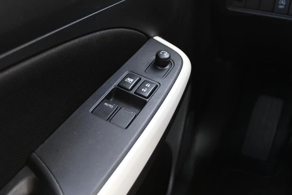 Suzuki Swift - Afbeelding 25 van 30