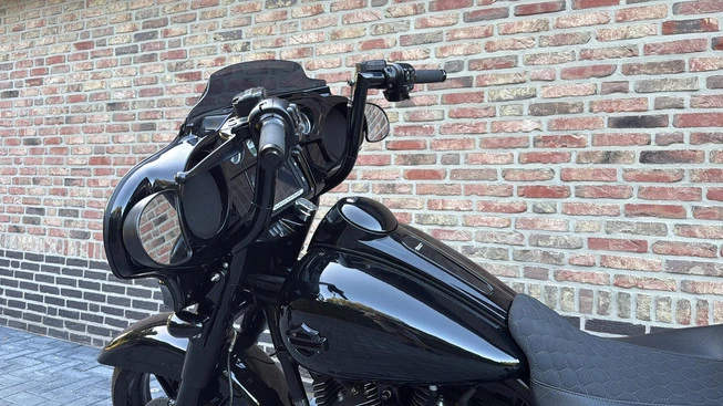 Harley-Davidson Street Glide - Afbeelding 8 van 17