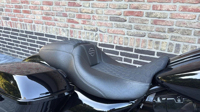 Harley-Davidson Street Glide - Afbeelding 9 van 17
