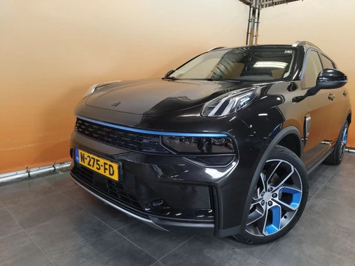 Lynk & Co 01 - Afbeelding 1 van 28