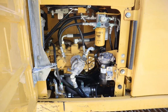 Caterpillar  - Afbeelding 13 van 20