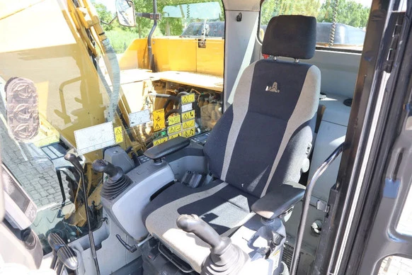 Caterpillar  - Afbeelding 16 van 20