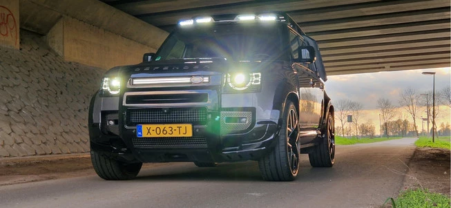Land Rover Defender - Afbeelding 1 van 30