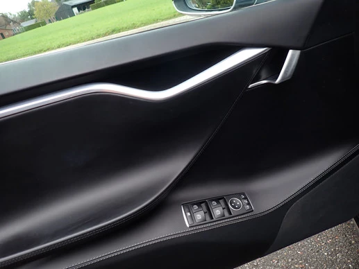 Tesla Model S - Afbeelding 19 van 25
