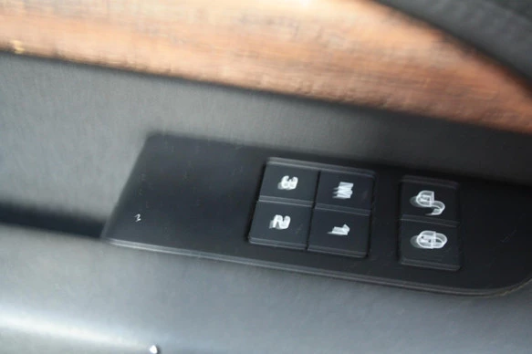 Land Rover Discovery - Afbeelding 27 van 28