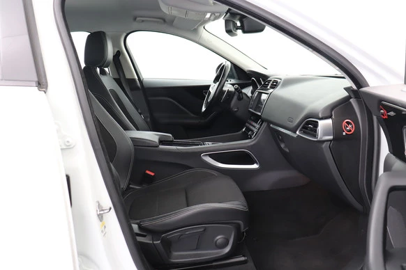 Jaguar F-PACE - Afbeelding 15 van 27