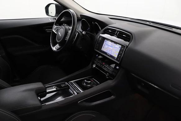 Jaguar F-PACE - Afbeelding 16 van 27