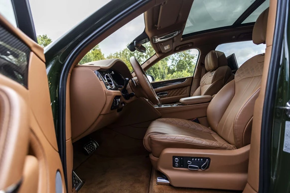 Bentley Bentayga - Afbeelding 28 van 30