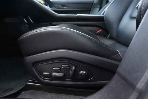 Porsche Taycan - Afbeelding 18 van 30