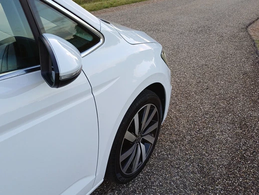 Volkswagen Touran - Afbeelding 23 van 30