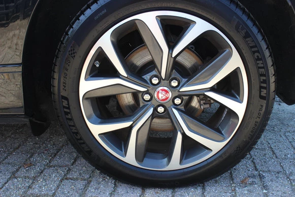 Jaguar I-PACE - Afbeelding 22 van 28