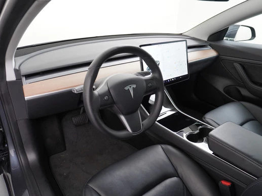 Tesla Model 3 - Afbeelding 8 van 30