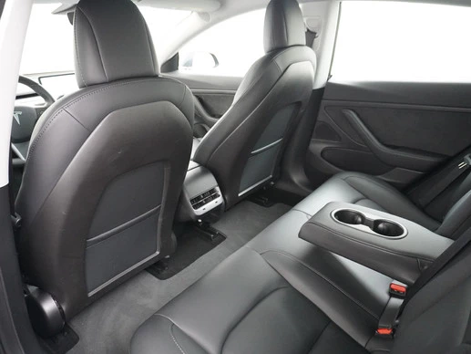 Tesla Model 3 - Afbeelding 11 van 30