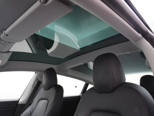 Tesla Model 3 - Afbeelding 21 van 30