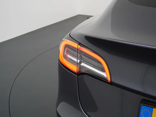 Tesla Model 3 - Afbeelding 23 van 30