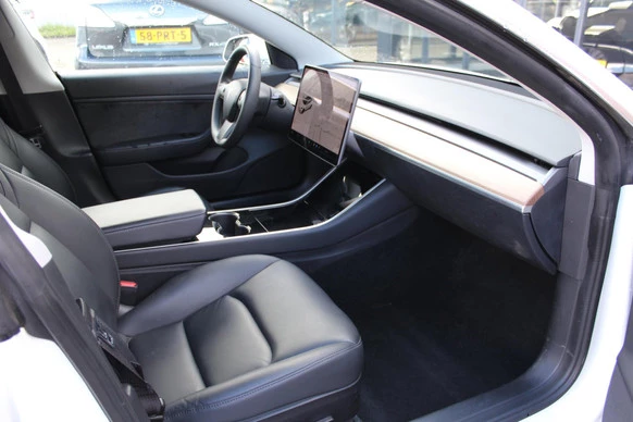 Tesla Model 3 - Afbeelding 6 van 8