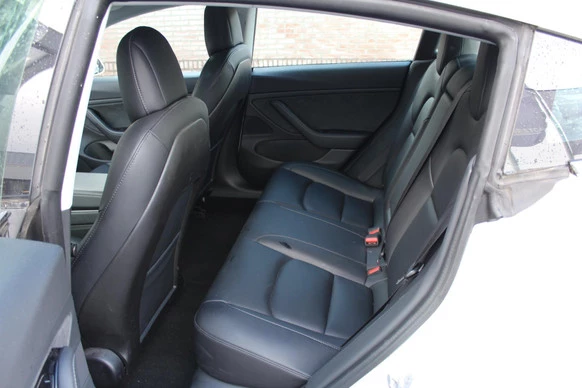 Tesla Model 3 - Afbeelding 7 van 8
