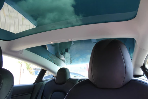 Tesla Model 3 - Afbeelding 3 van 8