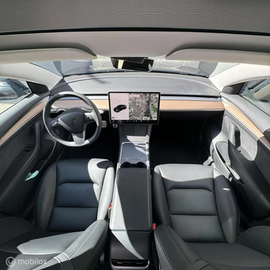 Tesla Model 3 - Afbeelding 11 van 23