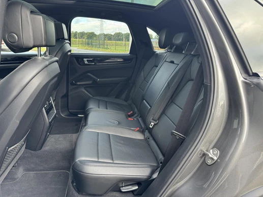 Porsche Cayenne - Afbeelding 18 van 30