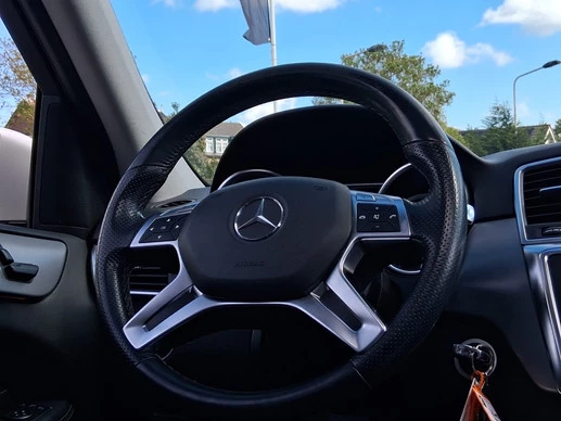 Mercedes-Benz M-Klasse - Afbeelding 13 van 30