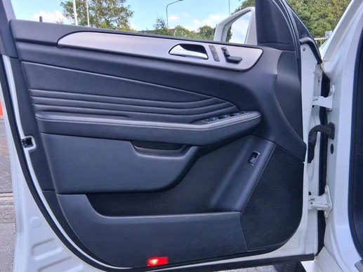 Mercedes-Benz M-Klasse - Afbeelding 24 van 30