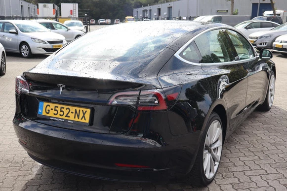 Tesla Model 3 - Afbeelding 7 van 30