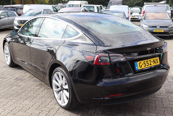 Tesla Model 3 - Afbeelding 9 van 30
