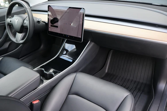 Tesla Model 3 - Afbeelding 10 van 30