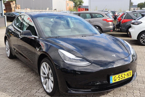 Tesla Model 3 - Afbeelding 11 van 30