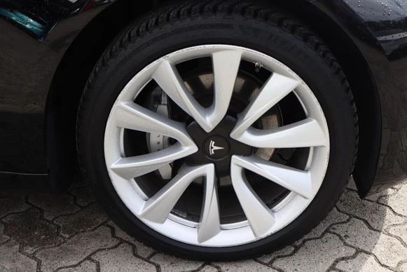 Tesla Model 3 - Afbeelding 14 van 30