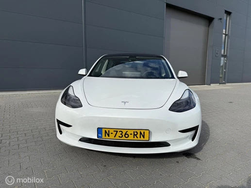 Tesla Model 3 - Afbeelding 8 van 22