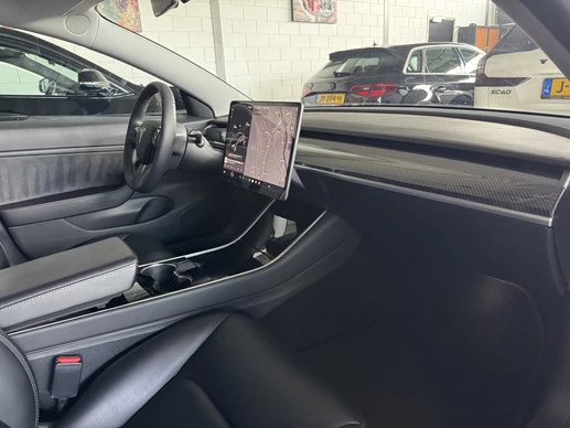 Tesla Model 3 - Afbeelding 8 van 17