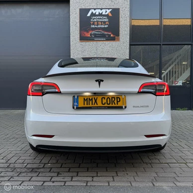 Tesla Model 3 - Afbeelding 8 van 20