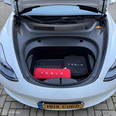 Tesla Model 3 - Afbeelding 19 van 20