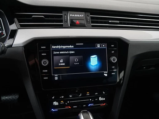 Volkswagen Passat - Afbeelding 17 van 30