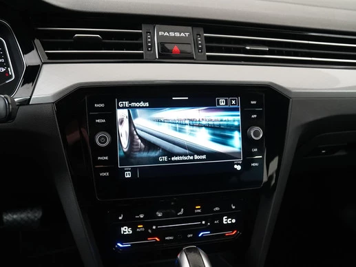 Volkswagen Passat - Afbeelding 18 van 30
