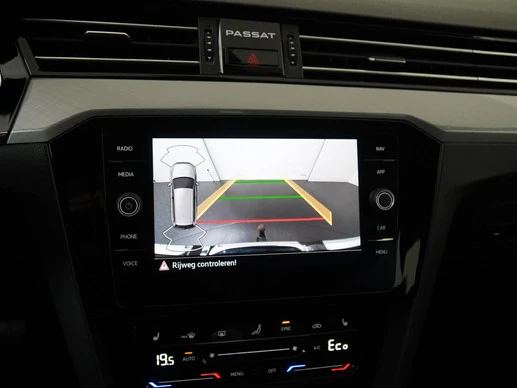 Volkswagen Passat - Afbeelding 19 van 30