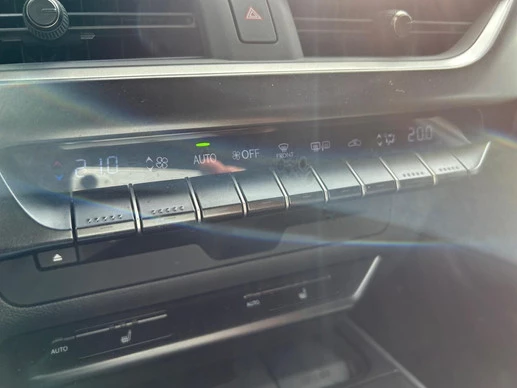 Lexus UX - Afbeelding 22 van 30